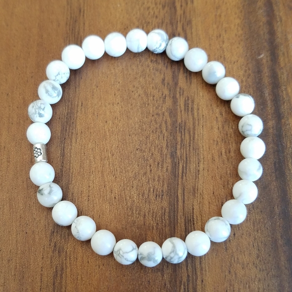 SOLD White Howlite Beads Bracelet - Picture 8 of 14